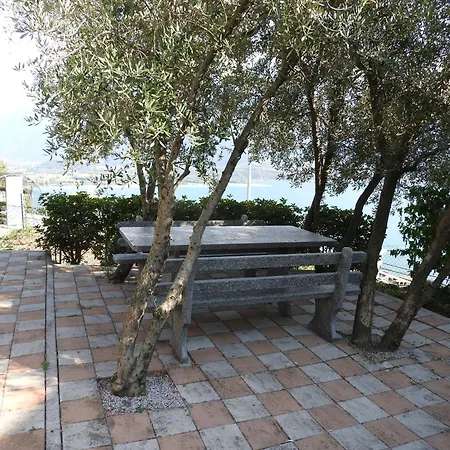 Casa Rosa Aparthotel Gera Lario