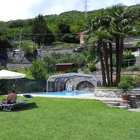 Casa Rosa Gera Lario