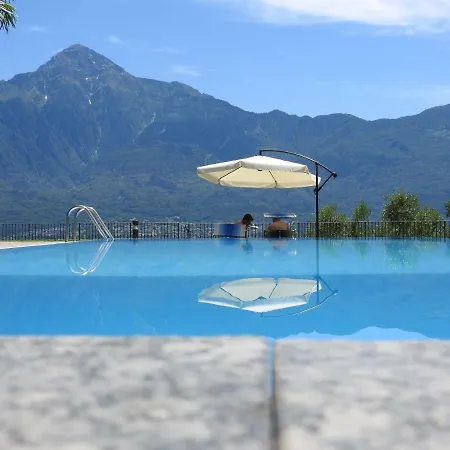 Casa Rosa Aparthotel Gera Lario