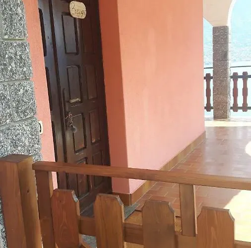 Casa Rosa ジェーラ・ラーリオ